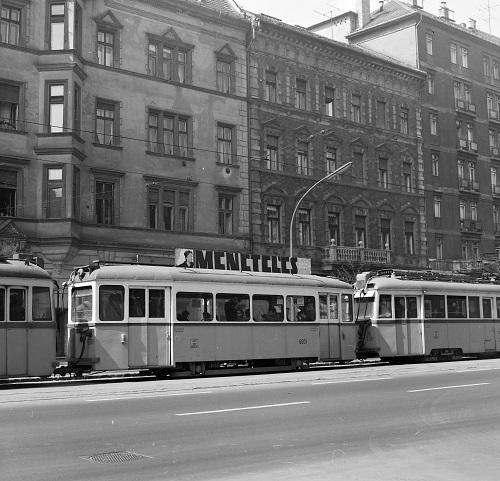 A budapesti villamos közlekedés régi képeken.